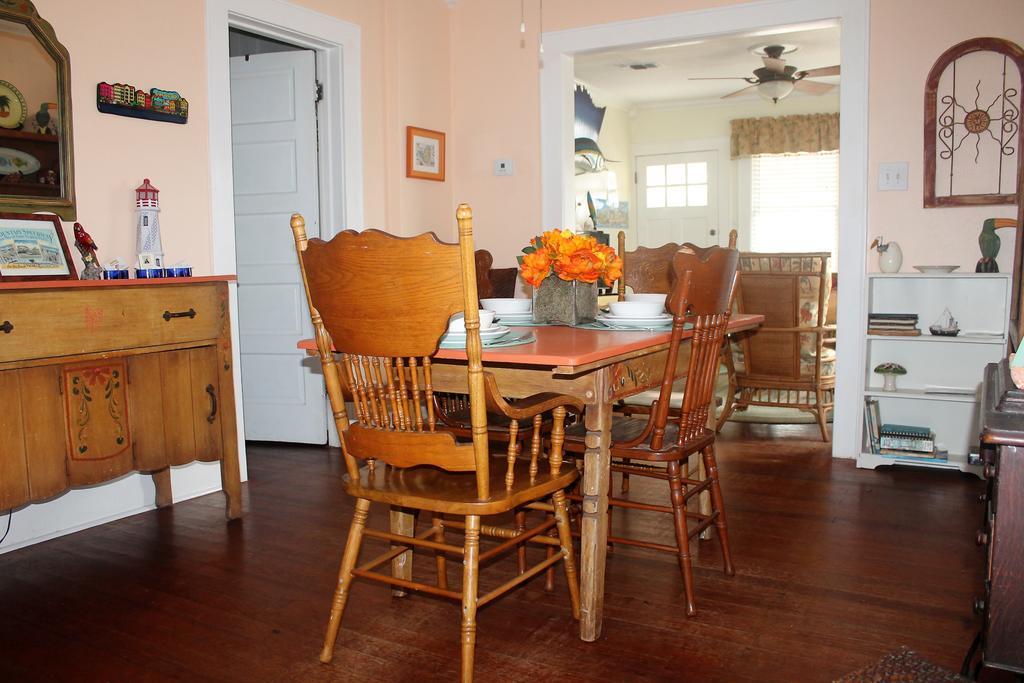 Coronado Palms Coastal Cottage Galveston Extérieur photo